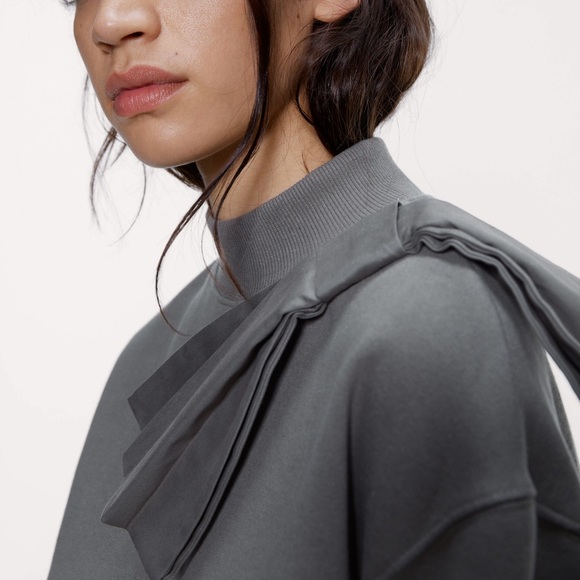 Zara grey/ khaki sweatshirt with tie bow detail - Picture 3 of 3
